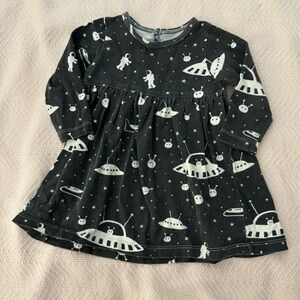 Spaceship & Aliens black & white dress Winter Water Factory